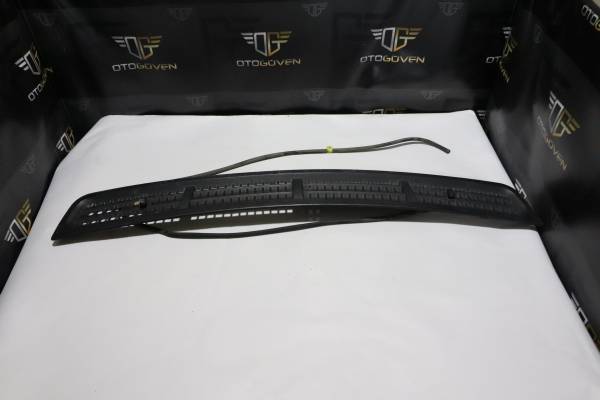 FORD TRANSİT 330 L-M-S ÇIKMA PARÇA TRANSİT V347 KAPUT IZGARASI